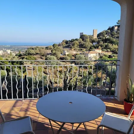 Bed and breakfast Confortable Vue Sur *